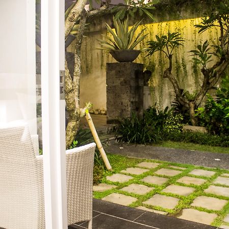 Transera Kamini Legian Hotel Экстерьер фото