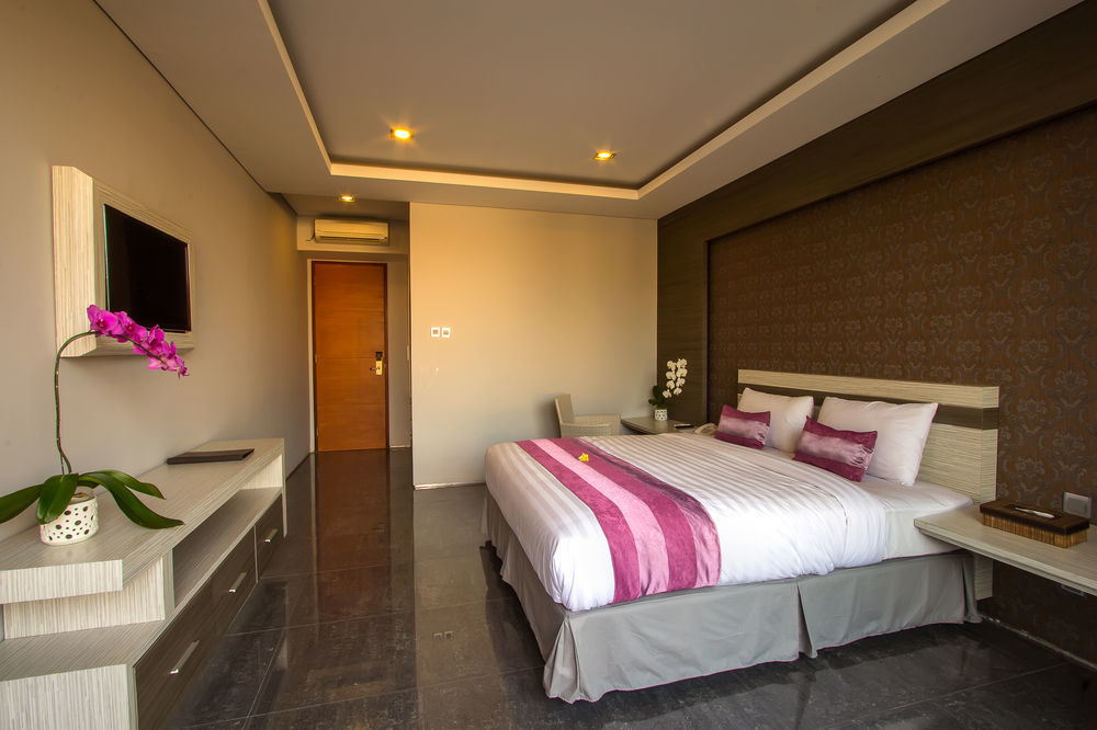 Transera Kamini Legian Hotel Экстерьер фото