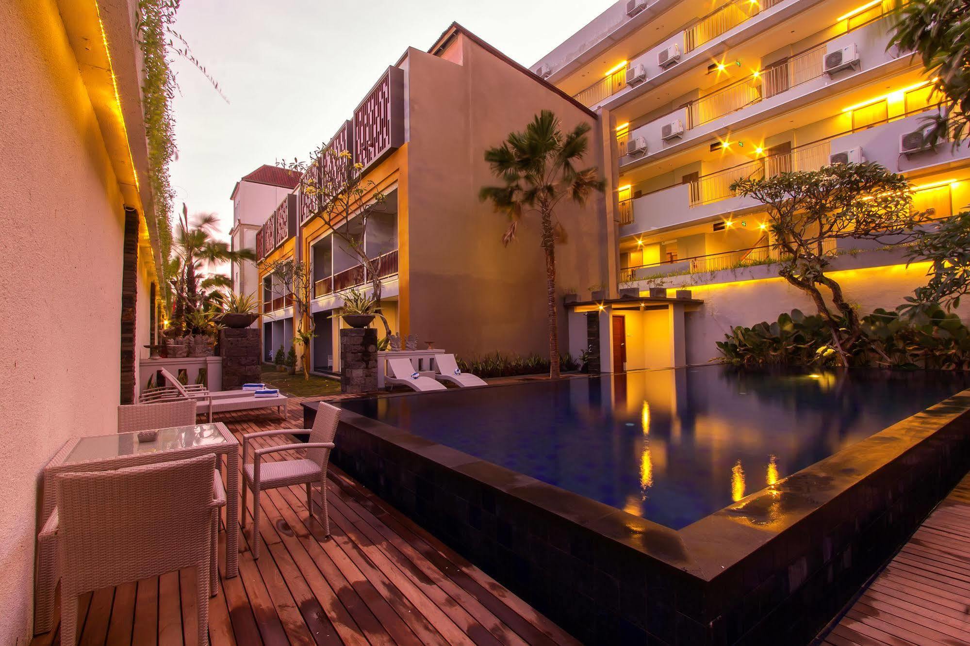 Transera Kamini Legian Hotel Экстерьер фото