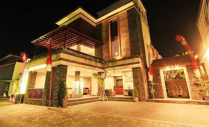 Transera Kamini Legian Hotel Экстерьер фото